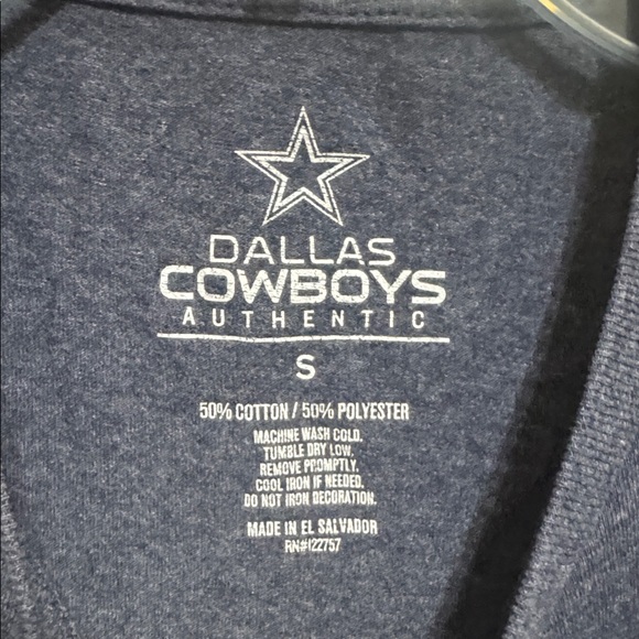 Dallas Cowboys Men’s NFL Shirt Size S Navy Authentic Game Day Tee - Picture 2 of 4